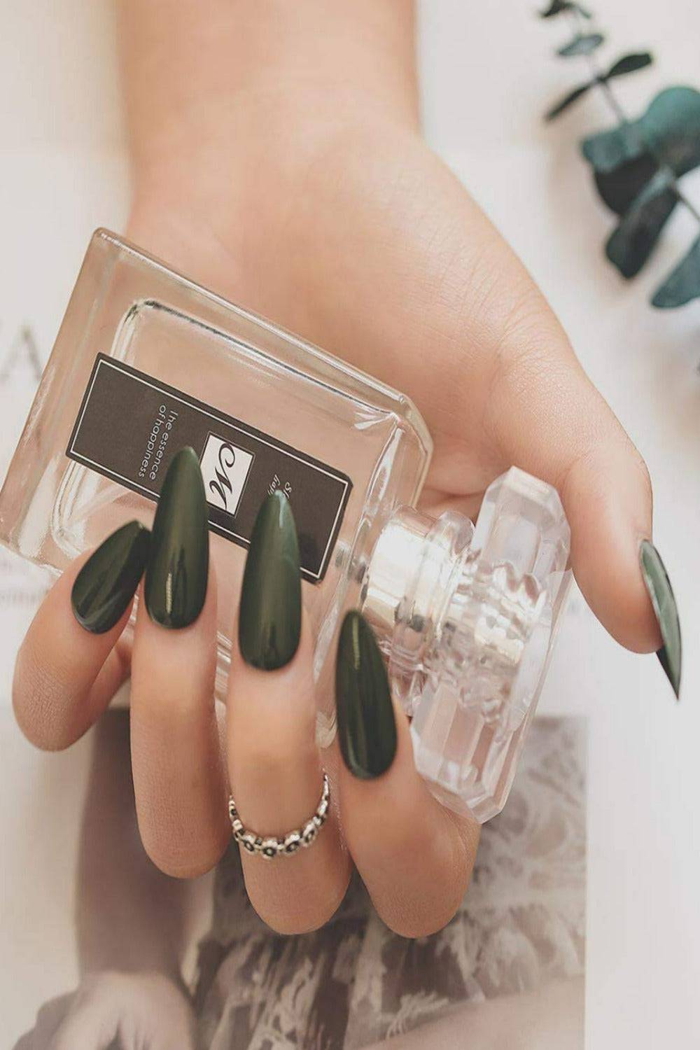 Press On Nails Glossy Almond Green Stiletto Nails Kit - TGC Boutique - Press On Nails