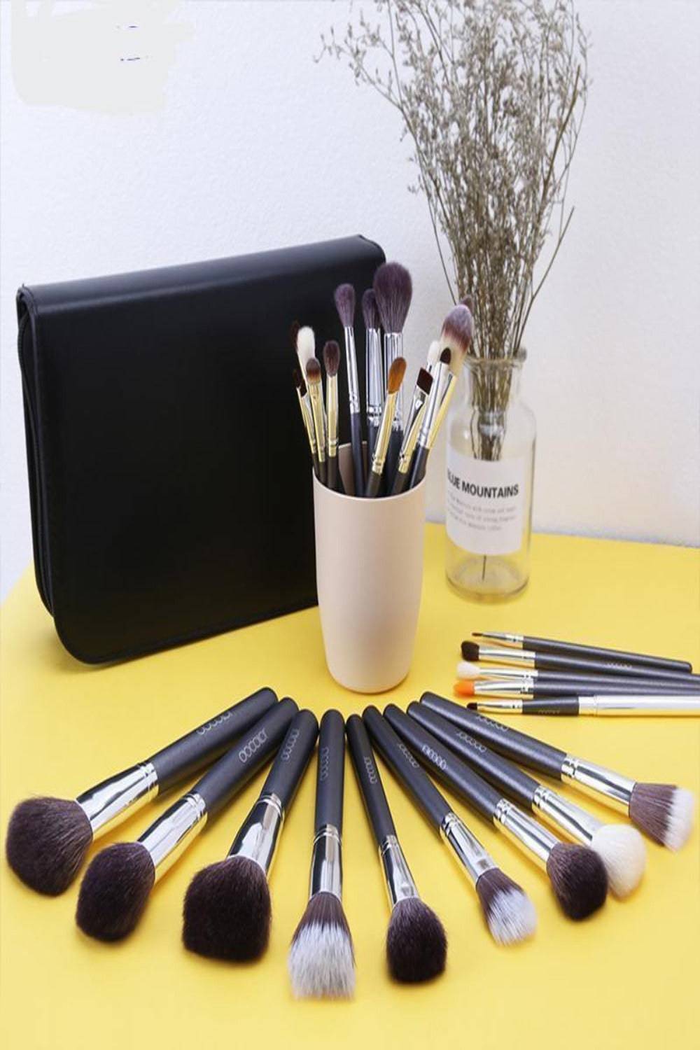 Professional Makeup Brush Set With Case - 29 Pack - TGC Boutique - Makeup Brushes