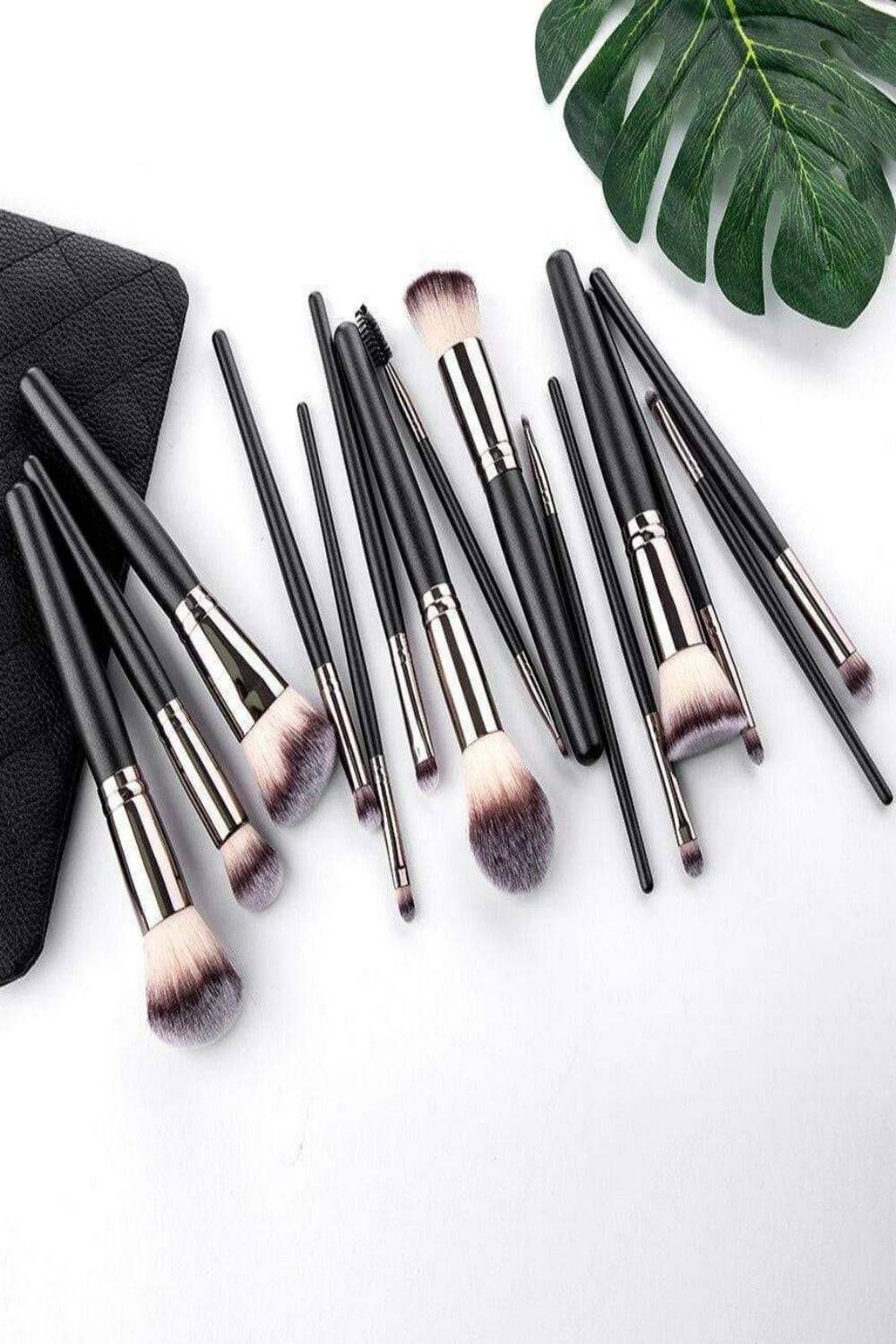 Soft Professional Makeup Brush Set With Bag - TGC Boutique - Makeup Brush Set