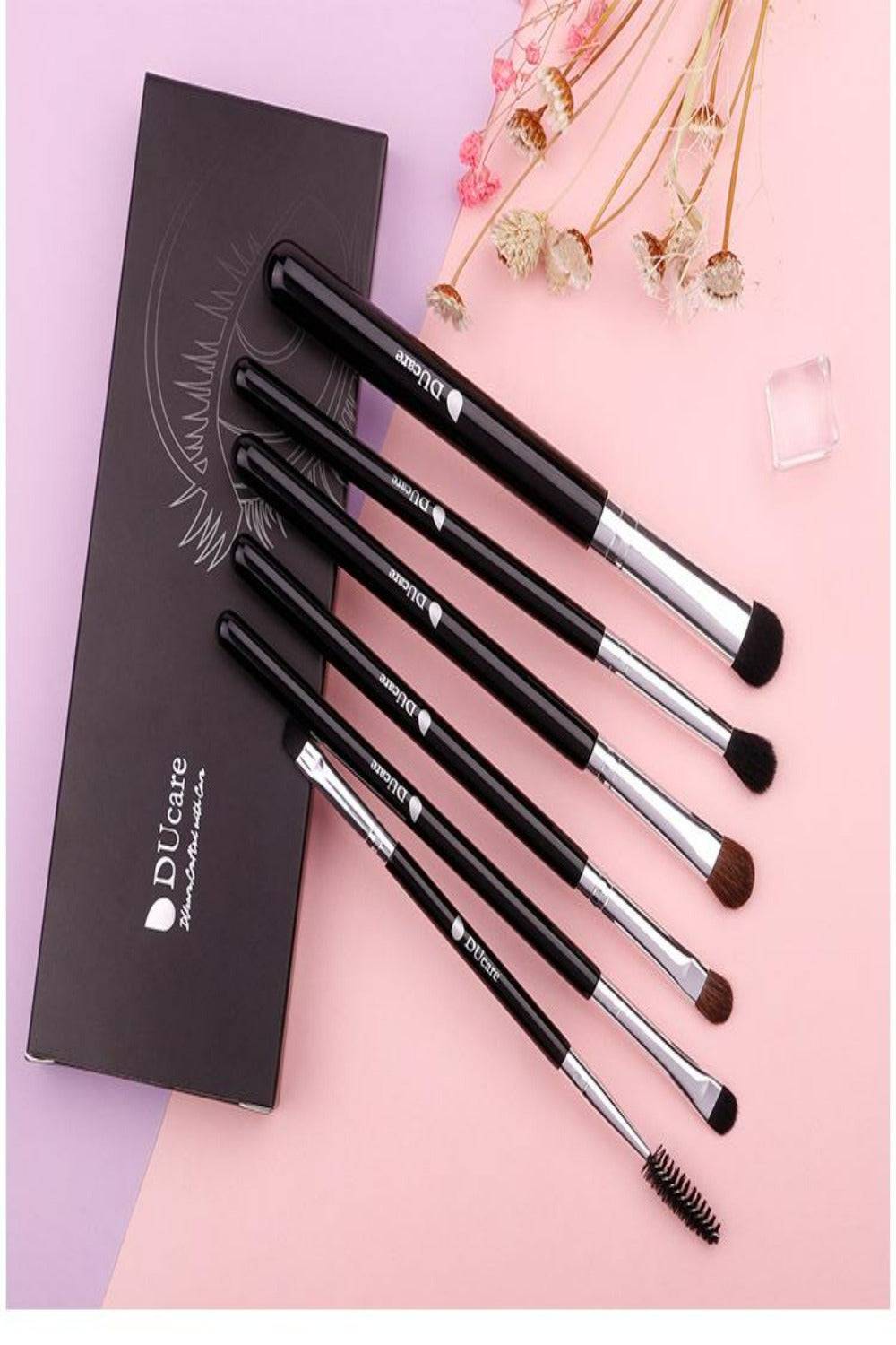 Wood Handle Cosmetic Eyeshadow Makeup Brush Set - TGC Boutique - Makeup Brush Set